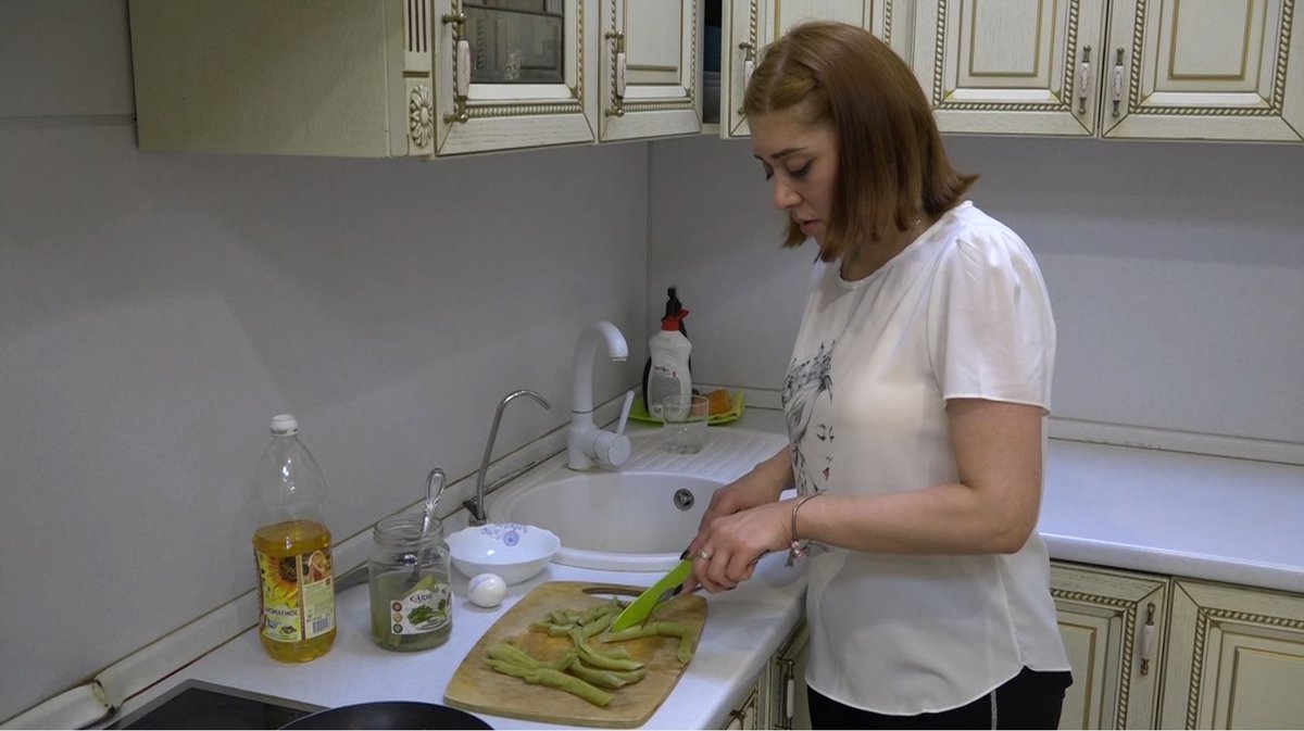 Борщевик — всему голова. Как жительница Солнечногорска готовит известное растение на ужин | Изображение 3